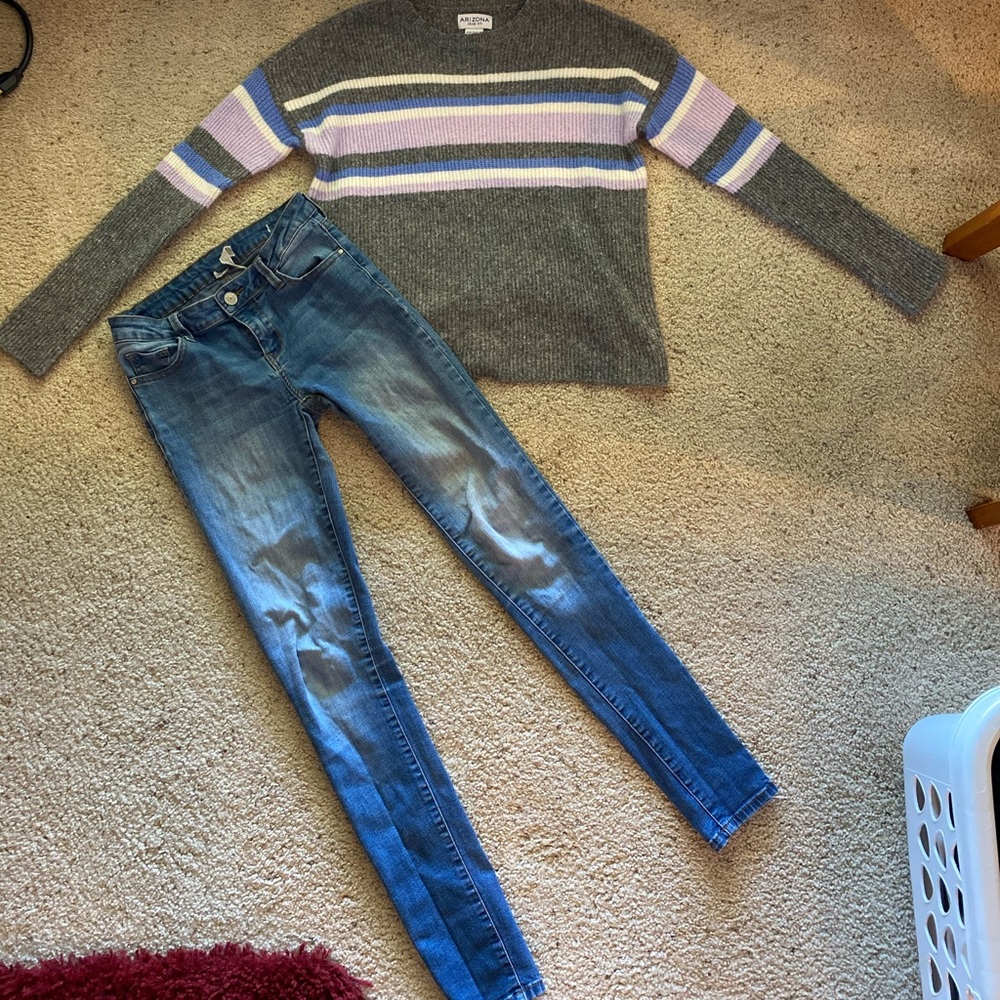 Sweater. - Picture 2 of 3
